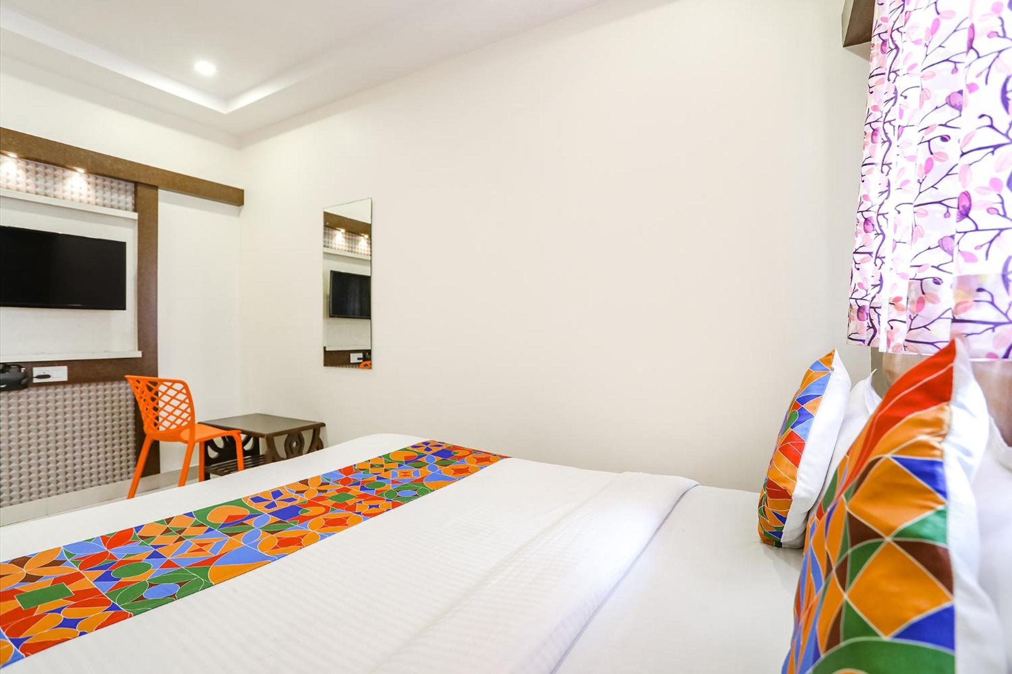 Hotel Fabexpress Geet Residency 3*